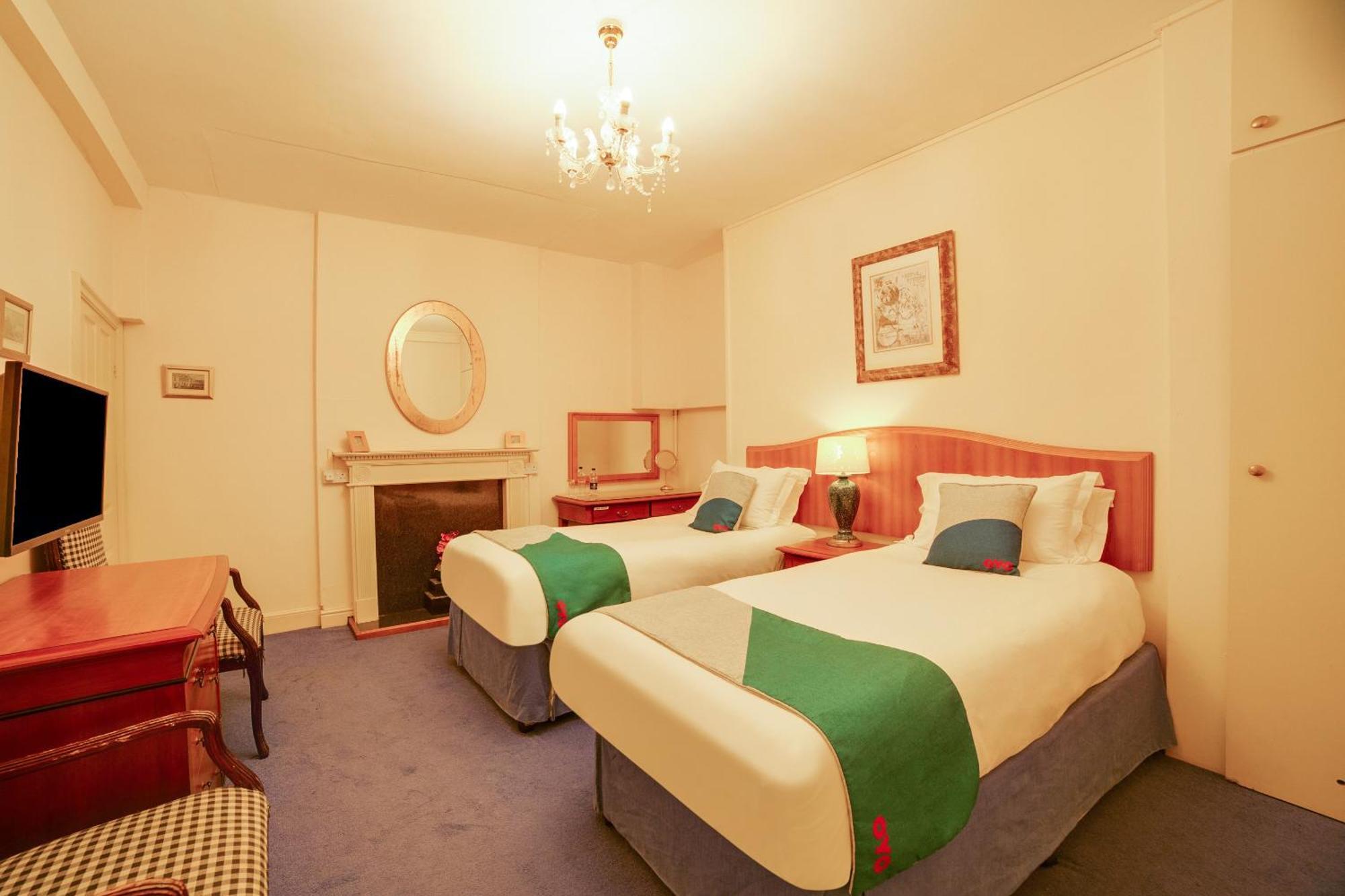 Oyo Bailbrook Lodge, Bath Exteriér fotografie